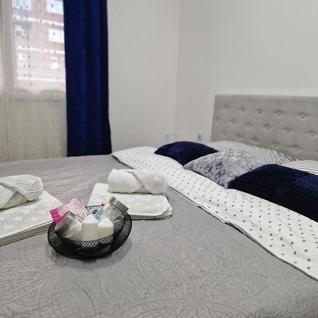 Apartman Astra Sremska Mitrovica Extérieur photo