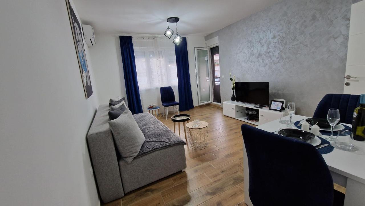 Apartman Astra Sremska Mitrovica Extérieur photo