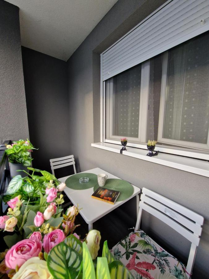 Apartman Astra Sremska Mitrovica Extérieur photo